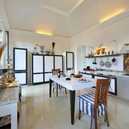 Sleeps 2 Pool شقة ميزّيجرا