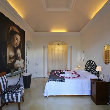 Sleeps 2 Pool *